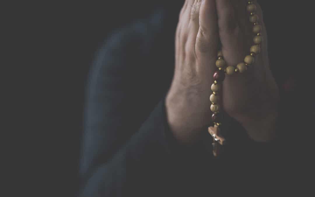 5 oraciones para rezar antes de trabajar y oraciones diarias cortas